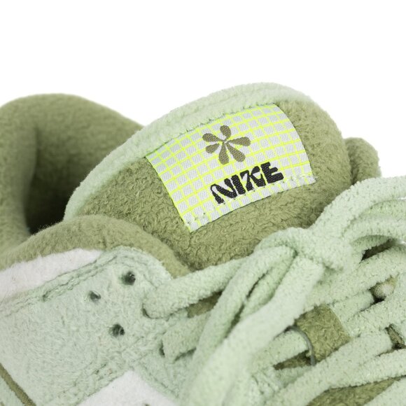Sz 8.5 W Nike Dunk Low SE Fleece Pack Honeydew - Picture 2 of 13